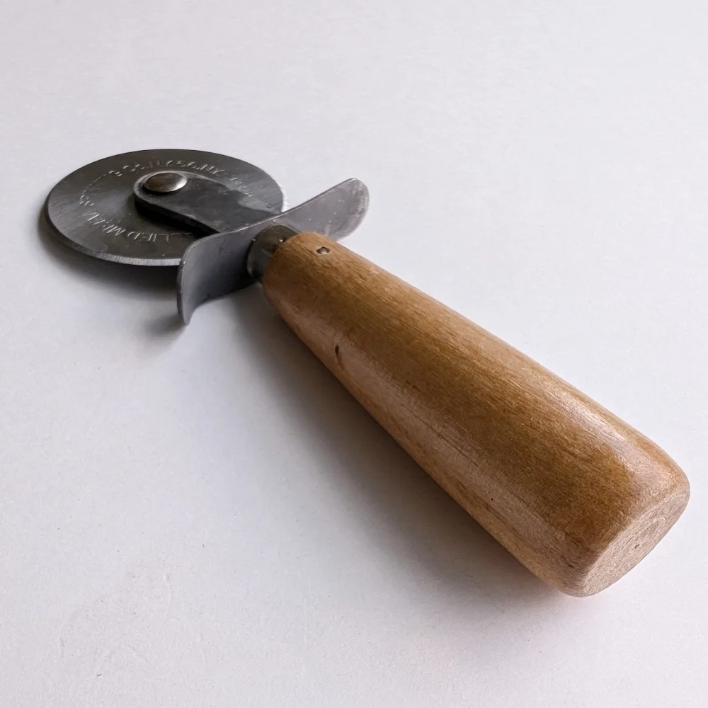 PIZZA Wheel Cutter Vintage Stainless Allied Metalworks Wooden Rolling Slicer